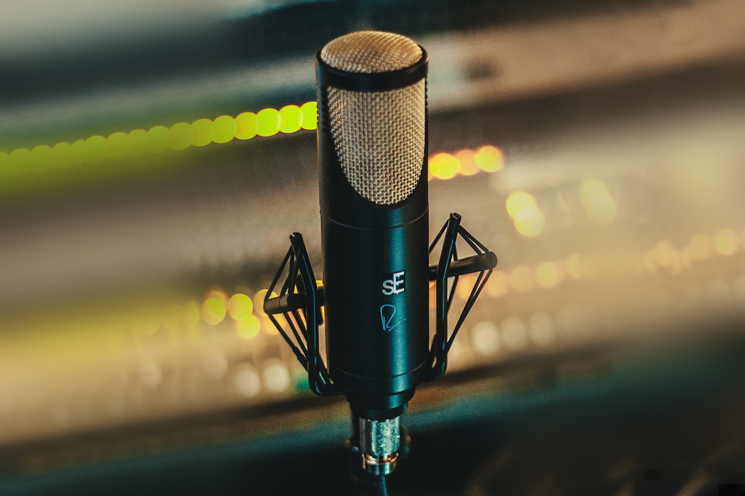 Mic Shootout with Austin Schroeder – Seven Seven Media